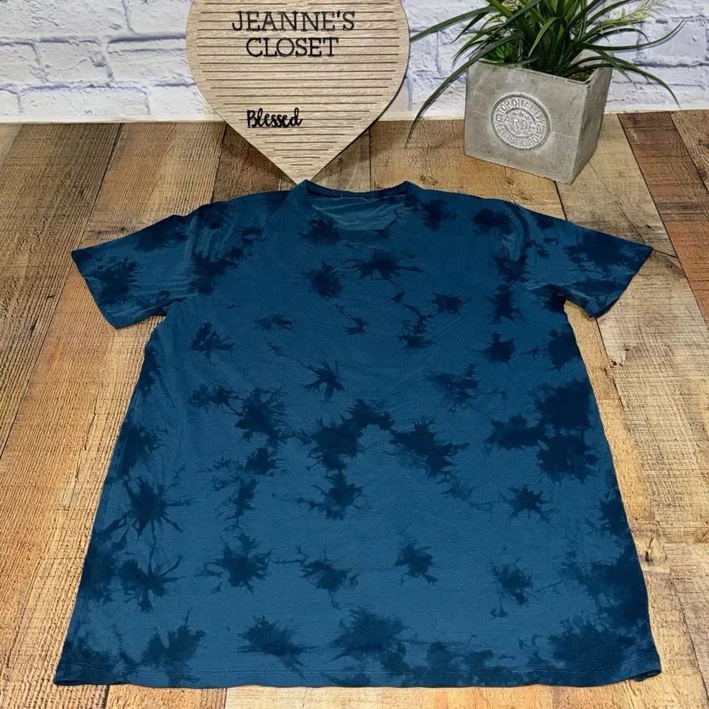 Lululemon The Fundamental T
Wash size M